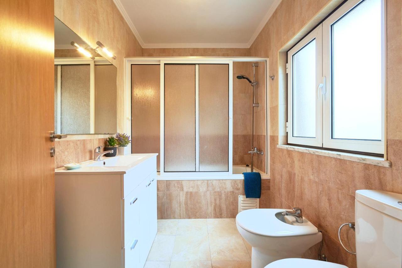 Spacious And Renovated Apartment With Amazing Patio, By Timecooler Lisbon Luaran gambar