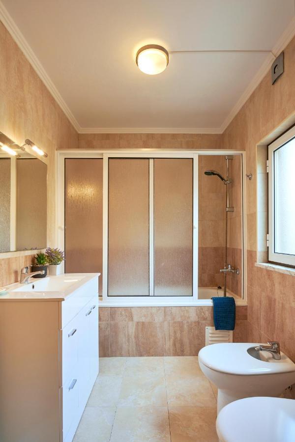 Spacious And Renovated Apartment With Amazing Patio, By Timecooler Lisbon Luaran gambar